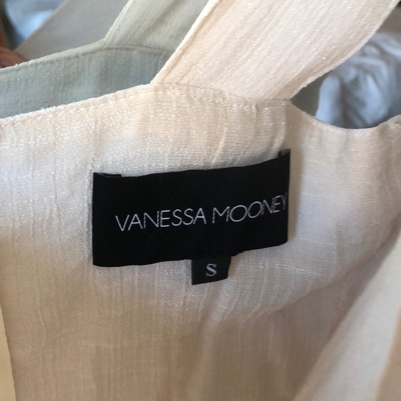 Vanessa Mooney - Picture 2 of 4